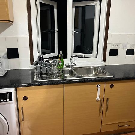 Cosy 2 Bedroom Flat London Eksteriør billede