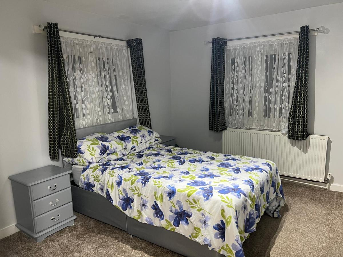 Cosy 2 Bedroom Flat London Eksteriør billede